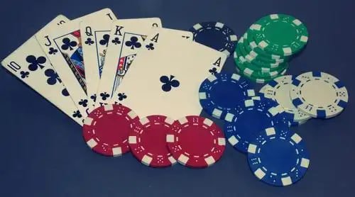 PGPG APK ပလက်ဖောင်းတွင် Myanmar ကစားသမားများ Baccarat နှင့် ကတ်ဂိမ်းများ ကစားနေသောပုံ
